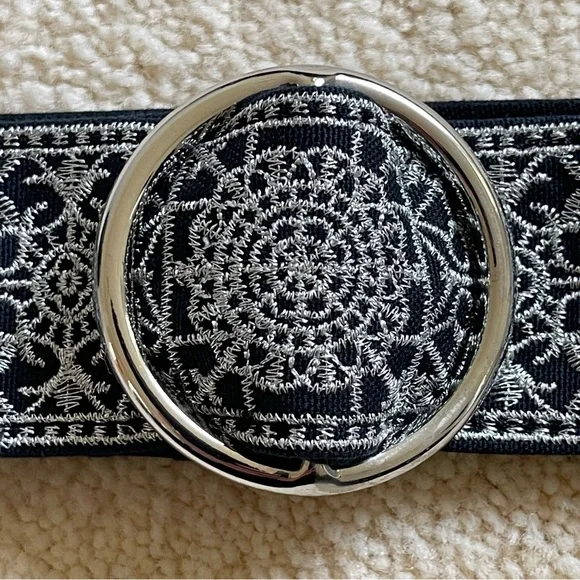Talbots Embroidered Fabric Belt Black & Silver Buckle Size Small 38” - Picture 3 of 9
